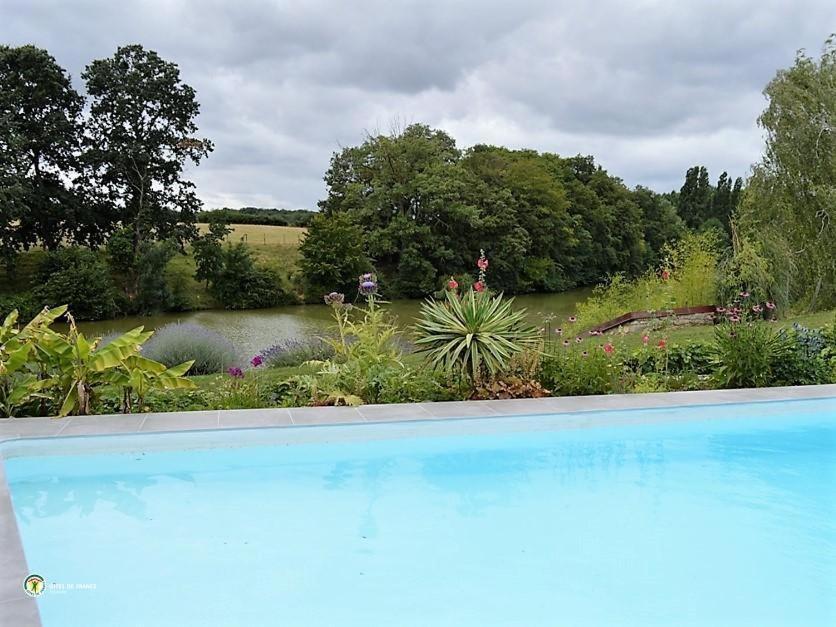Domaine Du Pont Salmois Bed & Breakfast Neuil Eksteriør bilde